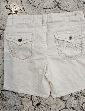 Vanilla Star White Jeans Size 8 - Star Button Detail